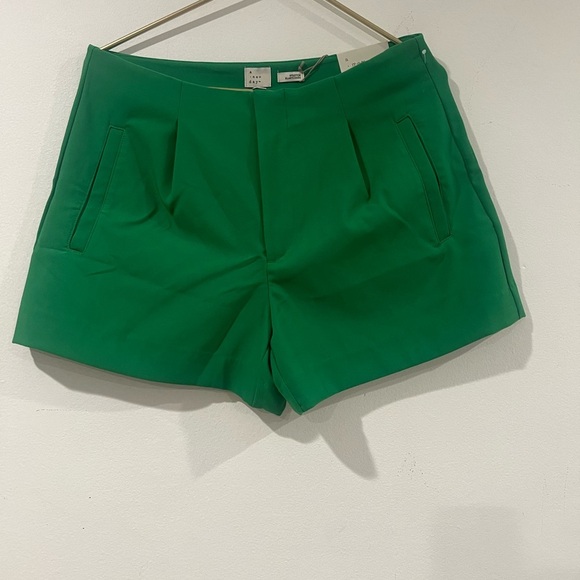 A NEW DAY Women's High-Rise Tailored Shorts  SIZE M NWT - Picture 1 of 13